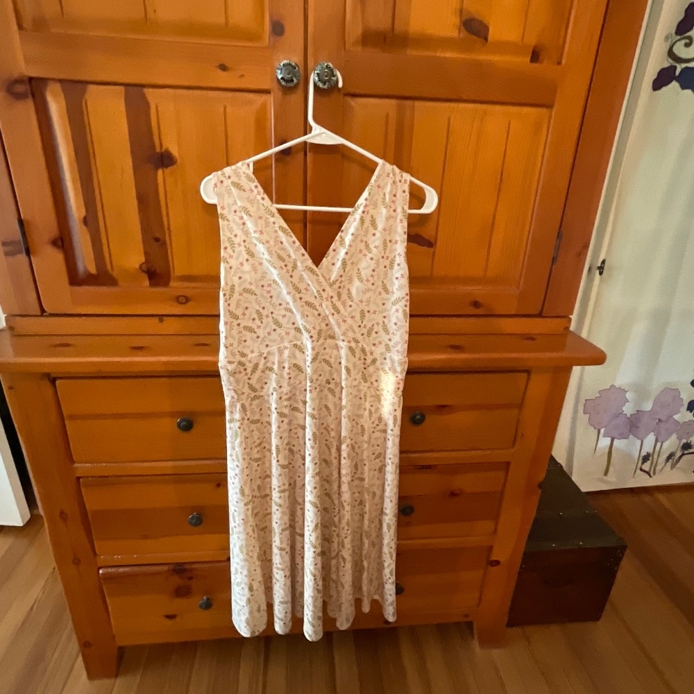 Karina flowy summer sleeveless v-neck dress, size M